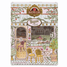 Przód opakowania herbaty czarnej Basilur Berry Twist z ilustracją pastelowej kawiarni Bloom Café.