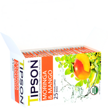 Otwarte pudełko herbaty Tipson Moringa & Mango z widocznymi saszetkami.