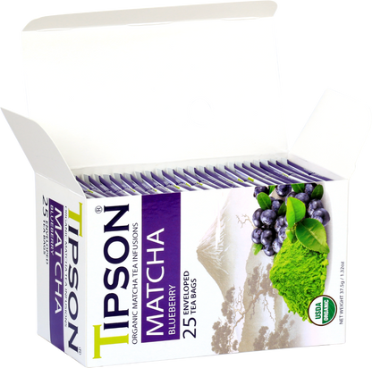 Otwarte pudełko z saszetkami herbaty Tipson Matcha Blueberry o owocowym aromacie.