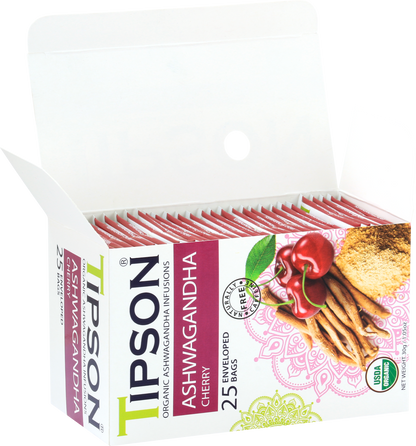 Zbliżenie na opakowanie herbaty Tipson Ashwagandha Cherry w biało-bordowej kolorystyce.