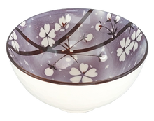 Ceramiczna czarka japońska o pojemności 280 ml w kolorze fioletowym, zdobiona motywem kwiatów wiśni.