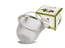 Zaparzacz sitko z uchem Carmani ze stali nierdzewnej obok opakowania