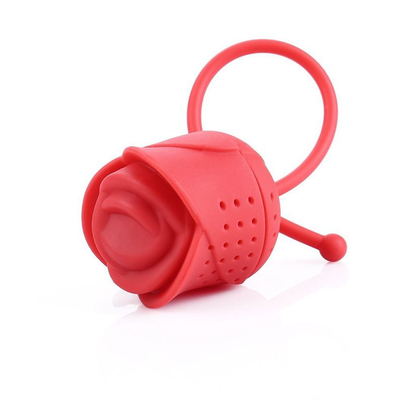 Silikonowy zaparzacz do herbaty w formie czerwonej róży z elastycznym uchwytem.