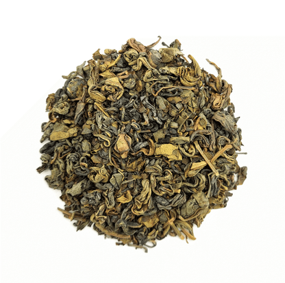 Susz zielonej herbaty Kingsleaf Imperial Green w zbliżeniu – naturalne liście herbaciane wysokiej jakości.