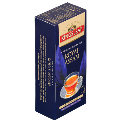 Herbata czarna Kingsleaf Royal Assam 25 saszetek, 50 g, granatowe pudełko widoczne z przodu i lewej strony.