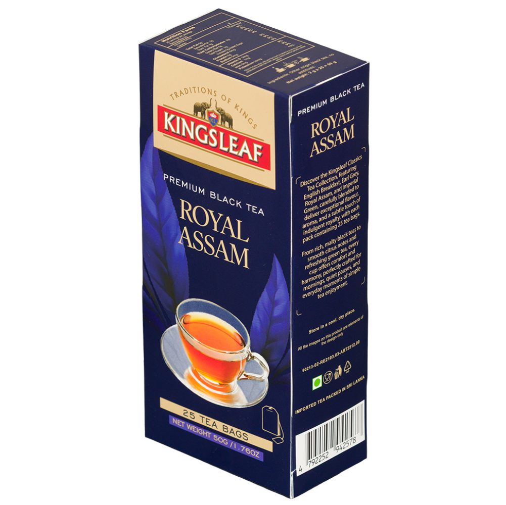Herbata czarna Kingsleaf Royal Assam 25 saszetek, 50 g, granatowe opakowanie pokazane pod kątem z widocznym bokiem.