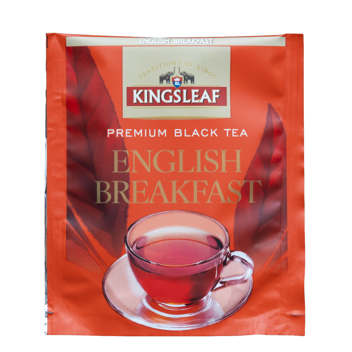Herbata czarna Kingsleaf English Breakfast w czerwonej kopercie z logo marki, złotym napisem i filiżanką naparu.