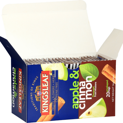 Otwarte pudełko herbaty Kingsleaf Apple & Cinnamon z widocznymi saszetkami – aromatyczna herbata owocowa bez kofeiny.