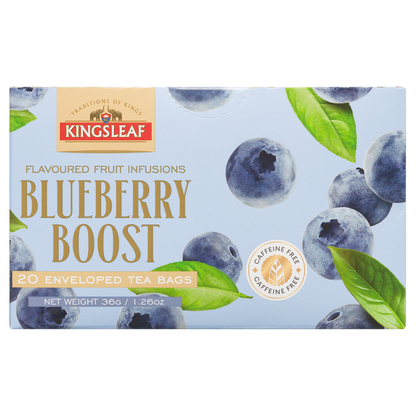 Poziome opakowanie naparu owocowego Kingsleaf Blueberry Boost 20 saszetek 36 g z borówkami, zielonymi liśćmi i oznaczeniem bez kofeiny