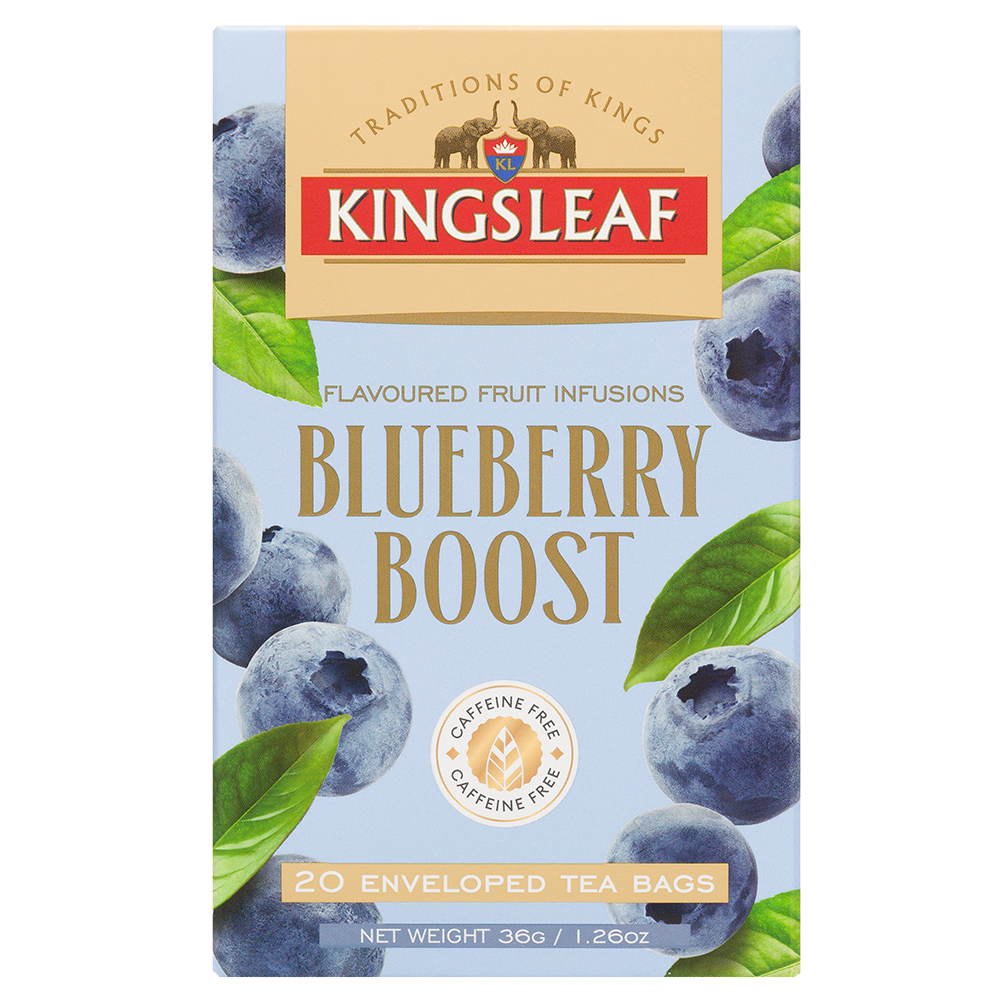 Napar owocowy Kingsleaf Blueberry Boost 20 saszetek 36 g, front jasnoniebieskiego opakowania z borówkami, zielonymi liśćmi i logo marki