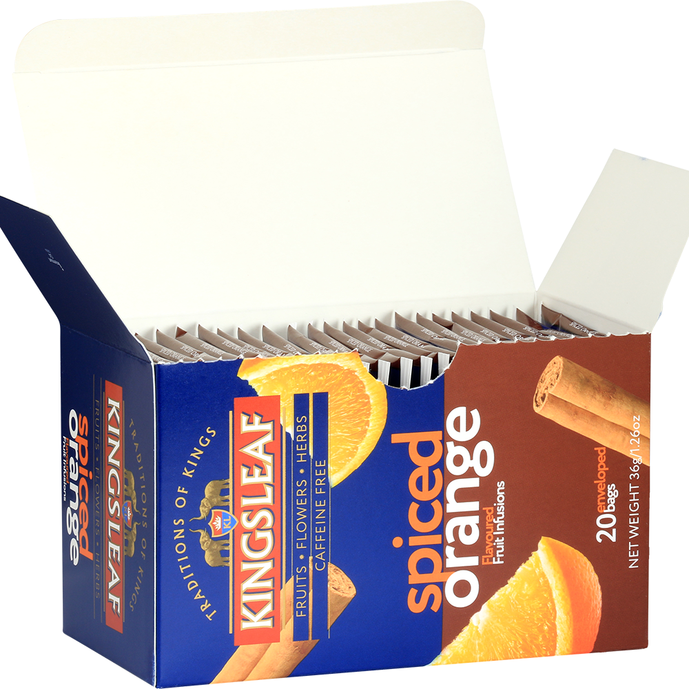 Otwarte pudełko herbaty Kingsleaf Spiced Orange z widocznymi saszetkami – aromatyczna herbata o smaku pomarańczy i przypraw.