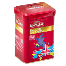 Czerwona puszka Kingsleaf English Breakfast z mapą Wielkiej Brytanii i motywem flagi przedstawiająca czarną herbatę cejlońską premium