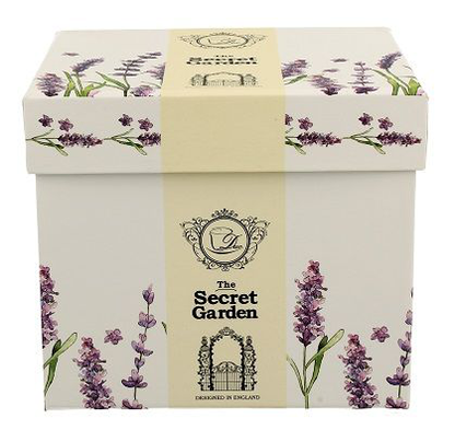 Ozdobne pudełko prezentowe do kubka porcelanowego Classic Lavender – stylowy design z lawendą.