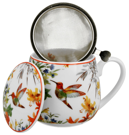 Kubek porcelanowy Linnea baryłka 430 ml z zaparzaczem i dekoracją w kolibry i kwiaty.