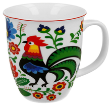 Porcelanowy kubek folk 650 ml z kolorowym wzorem kogutów i kwiatów.