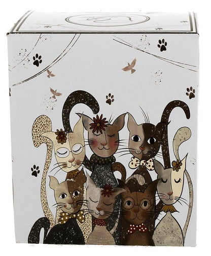 Ozdobne pudełko prezentowe do kubka Cats Family 380 ml z rysunkiem kotów.