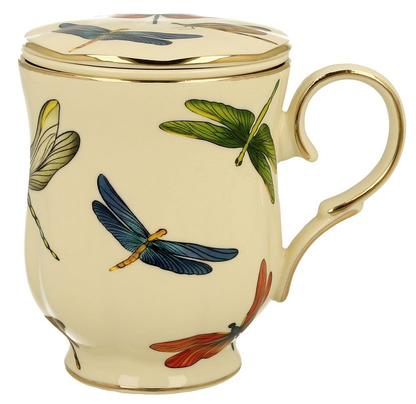 Porcelanowy kubek Ecru w kolorze ecru, ozdobiony kolorowymi ważkami, z dopasowaną przykrywką i złotymi zdobieniami.
