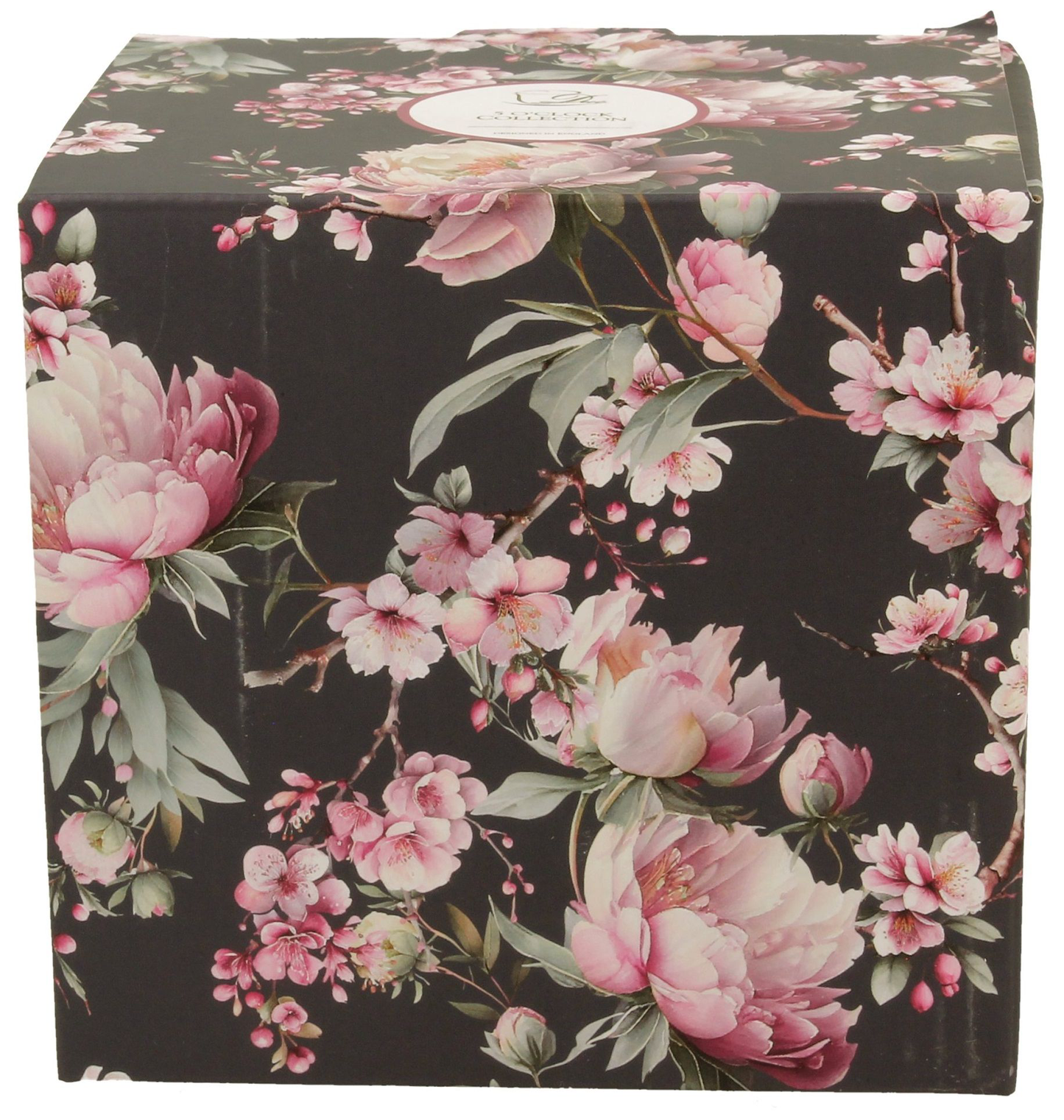 Kubek porcelanowy Noemi Black 430 ml w ozdobnym pudełku z kwiatowym motywem.