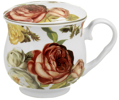 Kubek porcelanowy Kasandra z pokrywką, ozdobiony wzorem róż w odcieniach czerwieni i kremu.