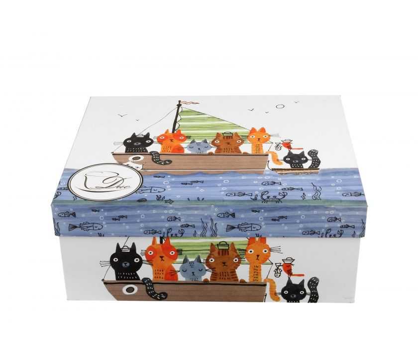 Pudełko prezentowe z motywem kotów marynarzy na żaglówce.