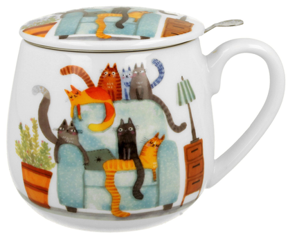 Kubek porcelanowy Baryłka Koty na fotelu z pokrywką, widok zamknięty.