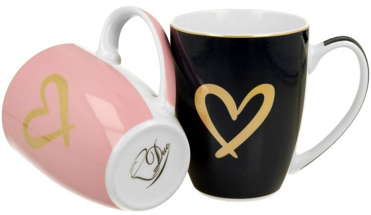 Dwa porcelanowe kubki Złote Serduszko, różowy i czarny, widok od spodu.