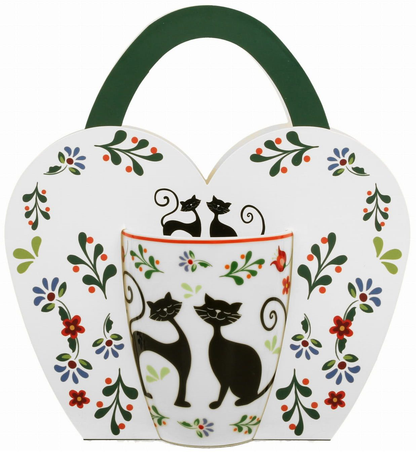 Kubek porcelanowy Kotny Etno w ozdobnym koszyczku z motywem kwiatów
