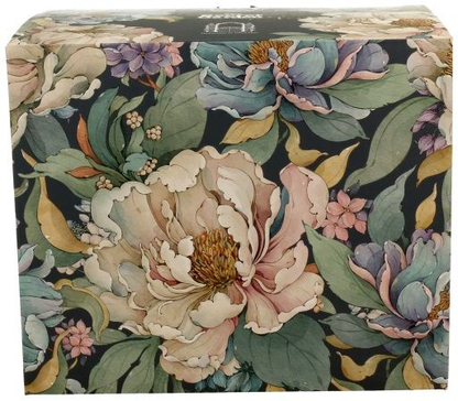 Eleganckie pudełko prezentowe w granatowym kolorze z motywem dużych, pastelowych piwonii.