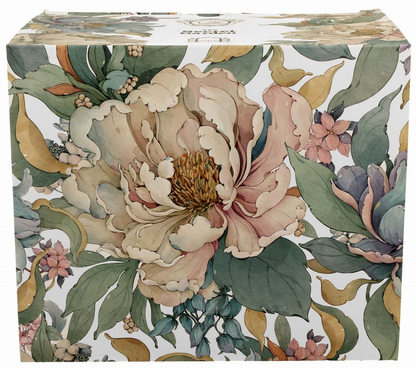 Ozdobne pudełko porcelanowego kubka XXL Peony White z motywem pastelowych piwonii.