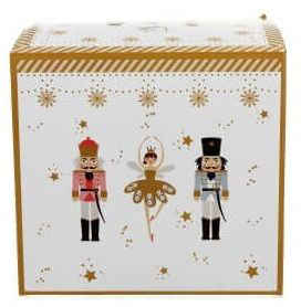 Pudełko porcelanowego zestawu Christmas Balerina ozdobione postaciami baletnicy i żołnierzyków.