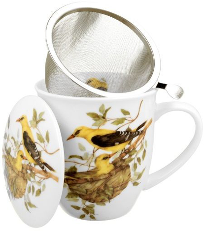 Kubek porcelanowy z metalowym zaparzaczem i pokrywką z motywem wilg.