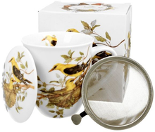 Zestaw porcelanowy: kubek, zaparzacz i pokrywka w ozdobnym pudełku z serii World of Birds.