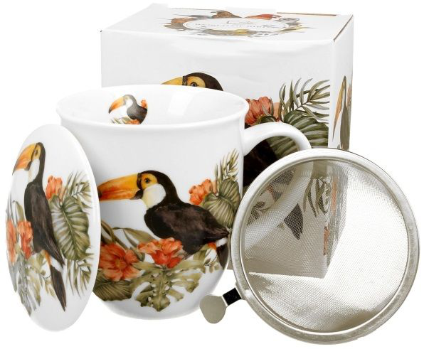 Zestaw kubka z zaparzaczem i pokrywką obok ozdobnego pudełka z motywem tukana.