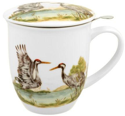 Kubek porcelanowy z pokrywką, zdobiony ilustracją dwóch żurawi zwyczajnych przy brzegu jeziora.