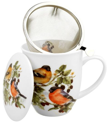 Otwarty kubek porcelanowy Ptasi Świat Gile 400 ml z zaparzaczem i pokrywką obok.