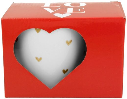 Kubek porcelanowy Serca 5 – 460 ml widoczny przez okienko w kształcie serca w czerwonym pudełku.