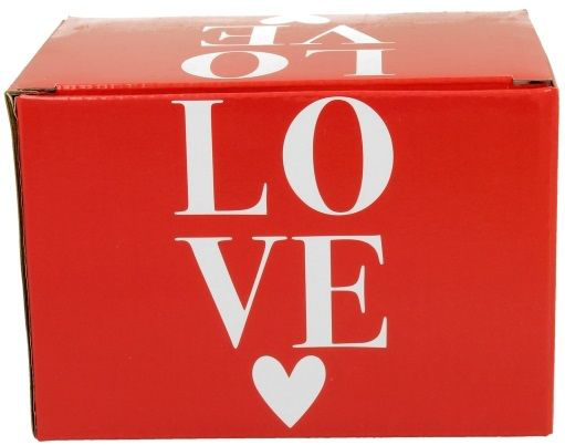 Czerwone pudełko z napisem LOVE i białym sercem, w którym zapakowany jest kubek porcelanowy Serca 6.