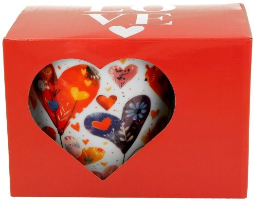 Kubek porcelanowy Kolorowe Serca 1 460 ml widoczny przez serduszkowe okienko w pudełku.