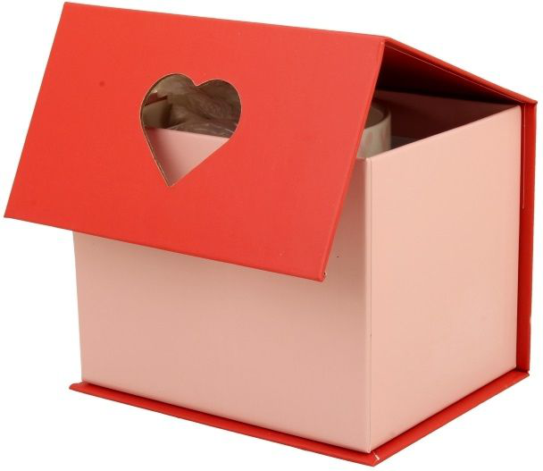 Czerwone pudełko z okienkiem w kształcie serca – kubek porcelanowy Love 4, 380 ml.