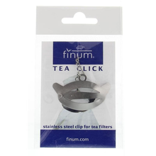 Klips do filtrów papierowych Finum ze stali nierdzewnej w opakowaniu.