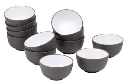 Zestaw czarek Kao Yixing z glinki glazurowanej o pojemności 20 ml.