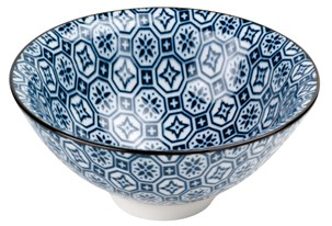 Ceramiczna czarka japońska Ahri 80 ml zdobiona granatowo-białym geometrycznym ornamentem orientalnym.