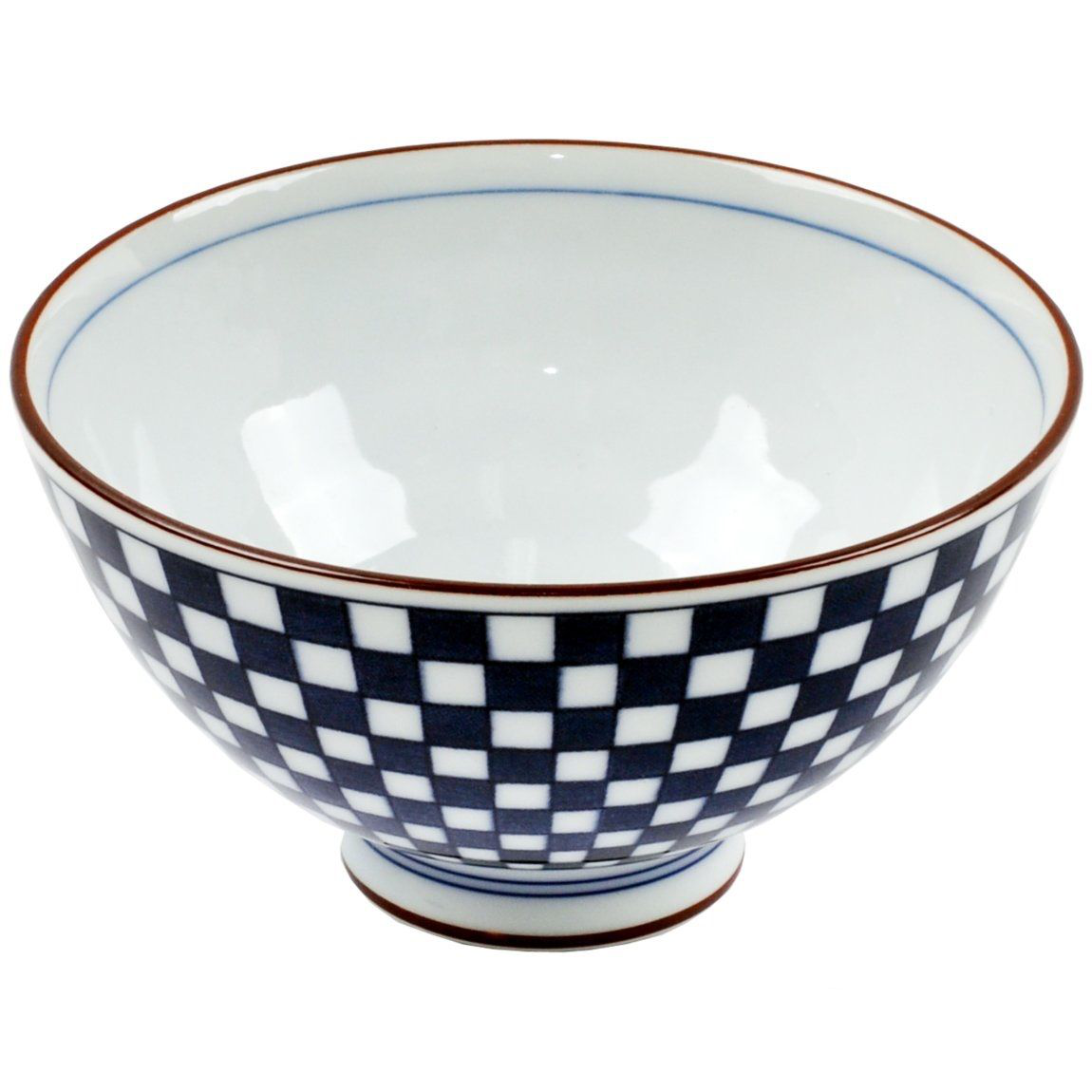 Porcelanowa czarka japońska do matchy o pojemności 210 ml, zdobiona granatowo-białym wzorem szachownicy.