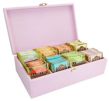 Otwarty różowy ekspozytor z 80 herbatami Basilur w kopertach, różne smaki.