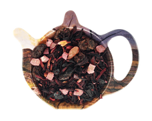 Susz herbaty owocowej Wybitna Wiśnia z hibiskusem, kandyzowanym ananasem, rodzynkami i wiśnią liofilizowaną.