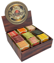 Otwarty ekspozytor Basilur Napary vol. I z 90 saszetkami herbat o różnych smakach i kolorach.