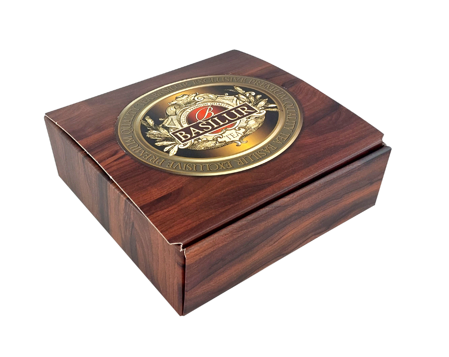 Zamknięte pudełko Basilur Napary vol. II w stylu drewnianym z logo marki na wieczku.