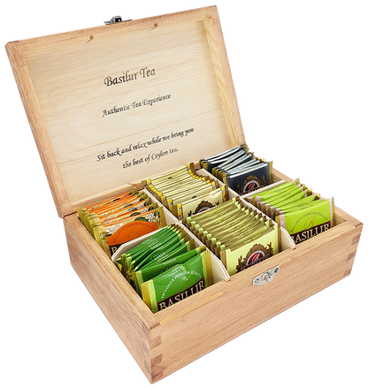 Otwarty ekspozytor Botanik z 60 saszetkami herbat Basilur w kopertach.