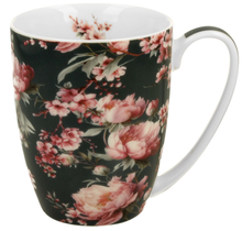 Kubek porcelanowy w ciemnym kolorze z bogatym wzorem różowych piwonii i gałązek kwiatów wiśni.