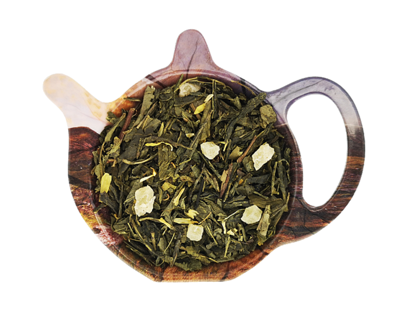 Zielona herbata Sencha Ananasowy Przysmak z kandyzowanym ananasem i nagietkiem na drewnianej podstawce, aromatyczna tropikalna mieszanka